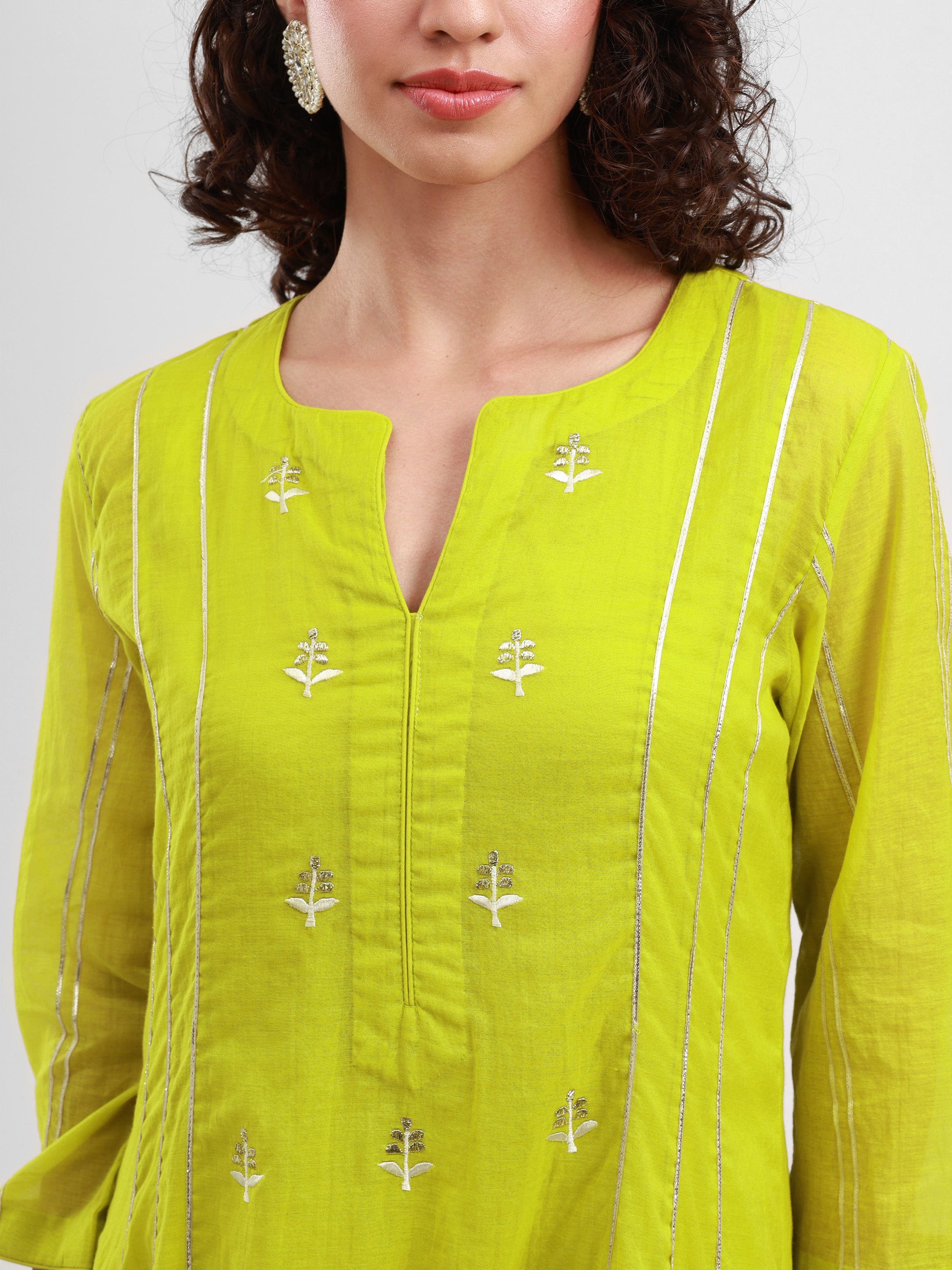 AYRA KURTA SET